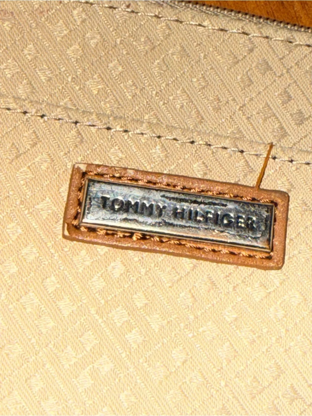 Tommy Hilfiger compact wristlet